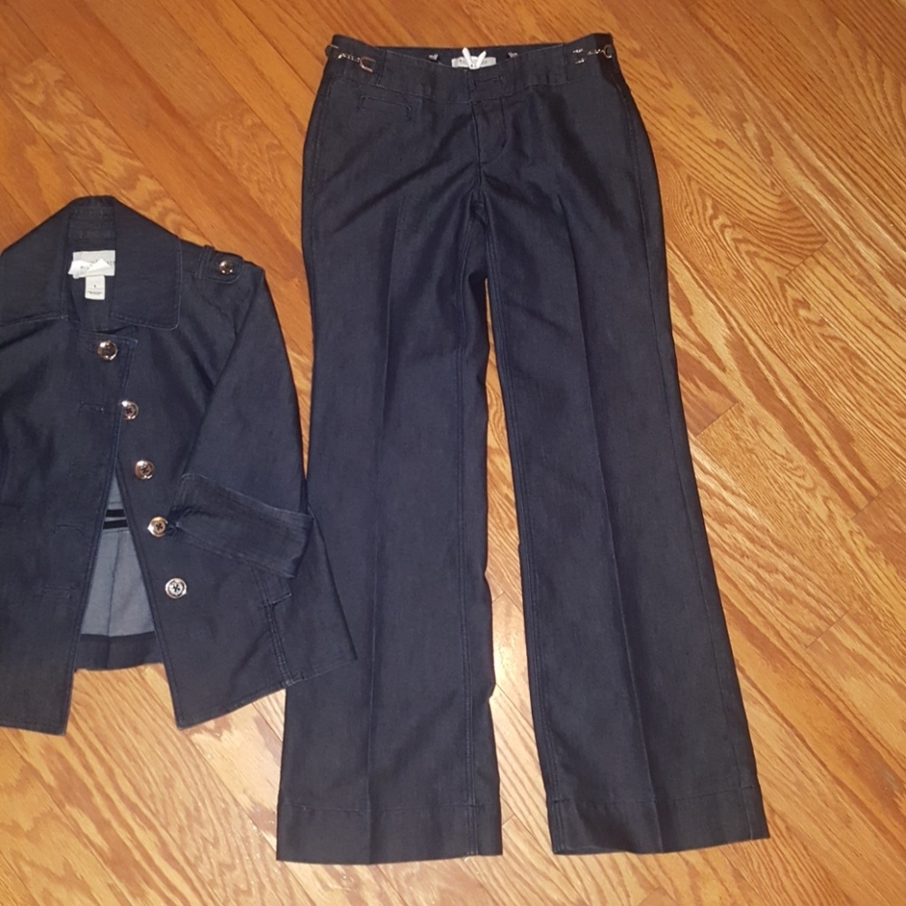 White House Black Market Suit - Size 4/6